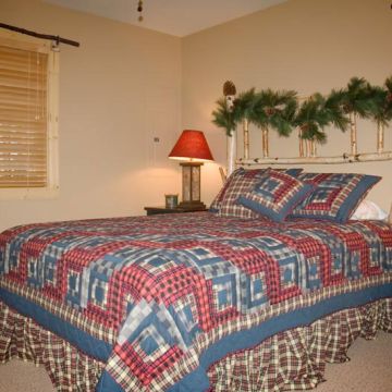 Two-Bedroom Log Cabin 4
