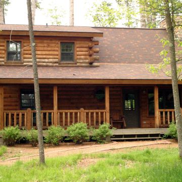 Two-Bedroom Log Cabin 8