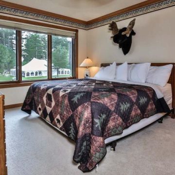 Three-Bedroom Condominiums, Style B 7