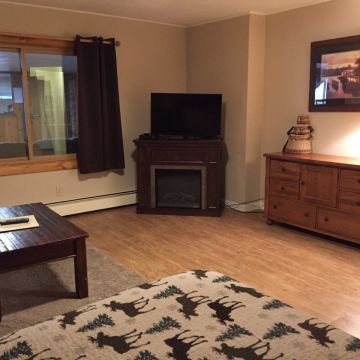 One-Bedroom Hotel Rooms 4