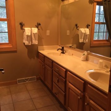 Two-Bedroom Log Cabin 9