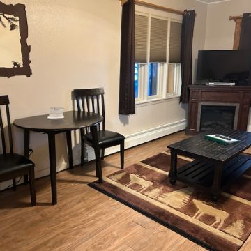 Two-Bedroom Hotel Rooms 3