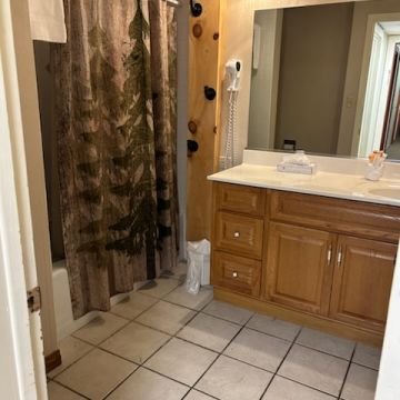 Two-Bedroom Hotel Rooms 4