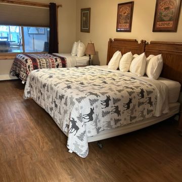 Two-Bedroom Hotel Rooms 6